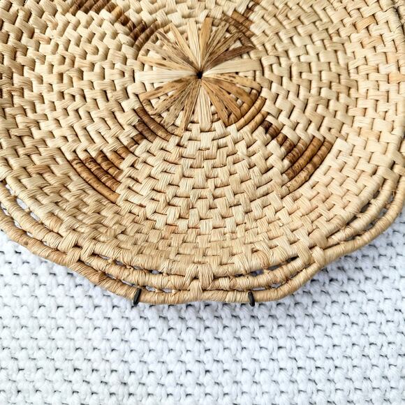 Papago Style Woven 10.5" Tray Basket Plate Scalloped Edges Hanging Mount - Picture 2 of 9